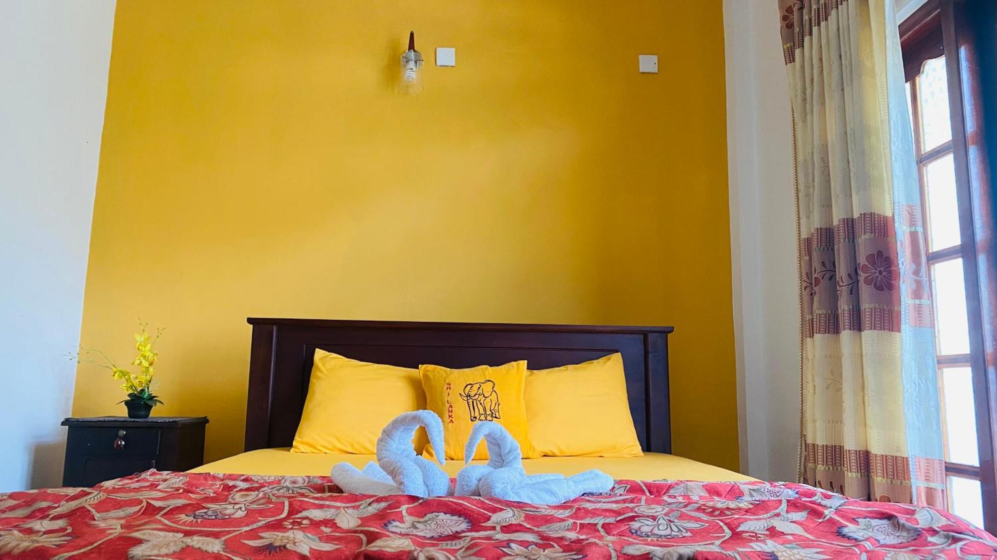 New Nethmi Villa Канди Экстерьер фото